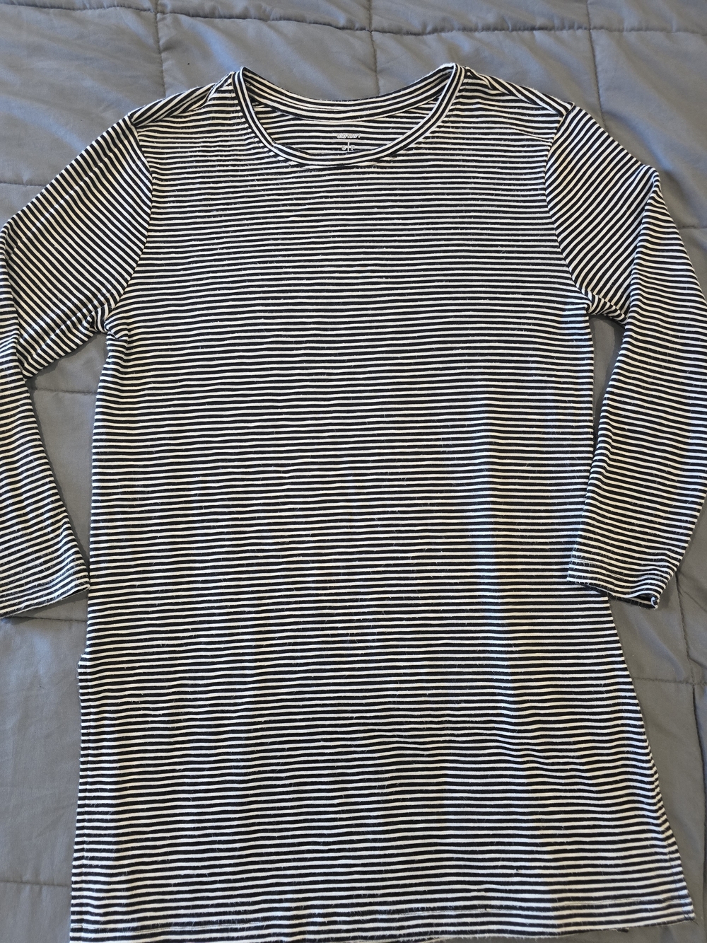 Old Navy Black and White Striped Mid Sleeve Tee